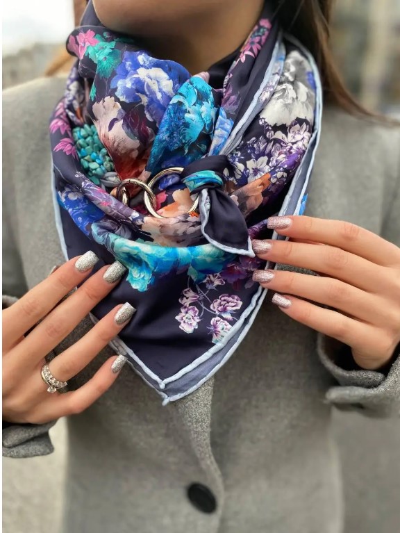 Картинка Дизайнерська шовкова хустка My Scarf "Чарівний сад" 90 на 90 см